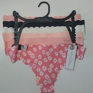 Ladies Marilyn Monroe things size large . 6 pairs